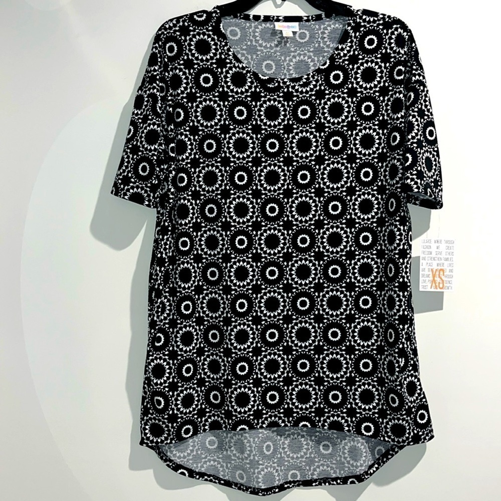 Lularoe black white Irma floral top. Size XS. NWT.